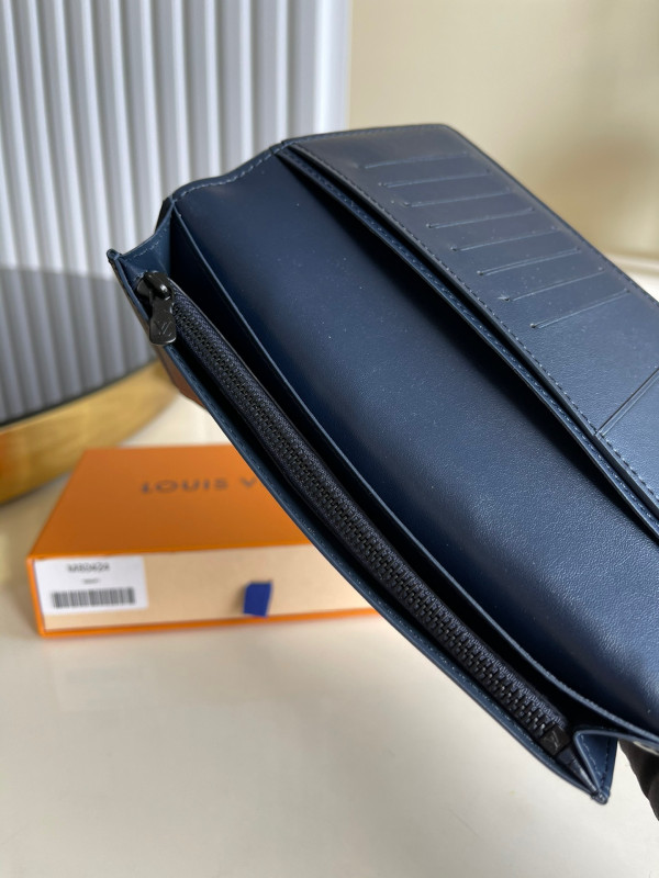 l0*is V*t0n brazza wallet