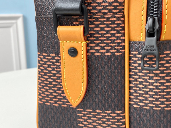 l0*is V*t0n messager bag