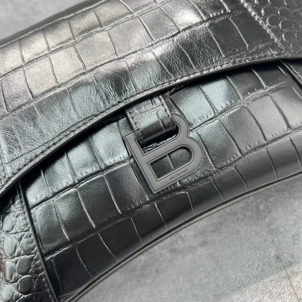 Ba*len*cia*ga downtown small shoulder bag with chain