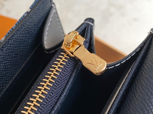 l0*is V*t0n sarah wallet