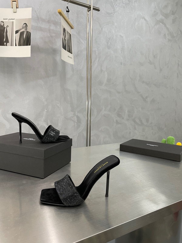 Y*L lucking evening mule