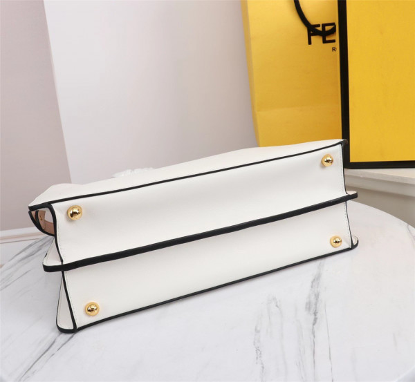 F**di peekaboo iseeu medium