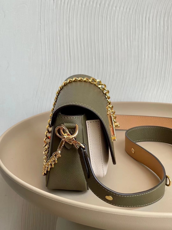 l0*is V*t0n lockme tender