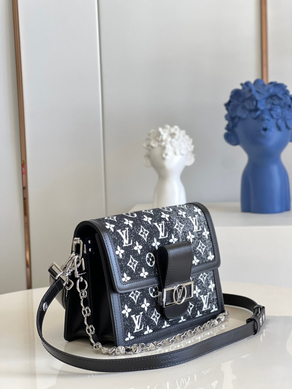 l0*is V*t0n dauphine mm