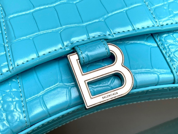 Ba*len*cia*ga hourglass