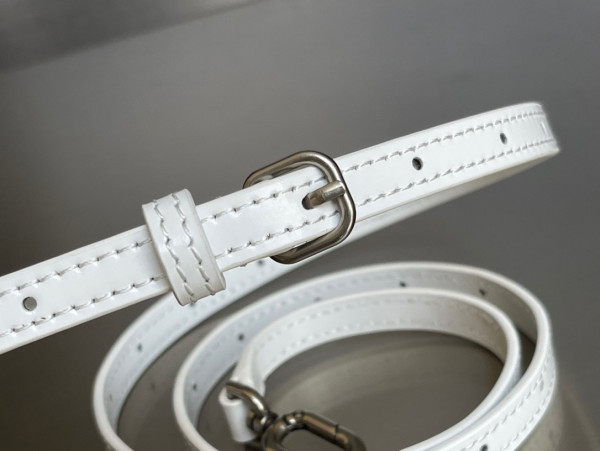 Ba*len*cia*ga hourglass