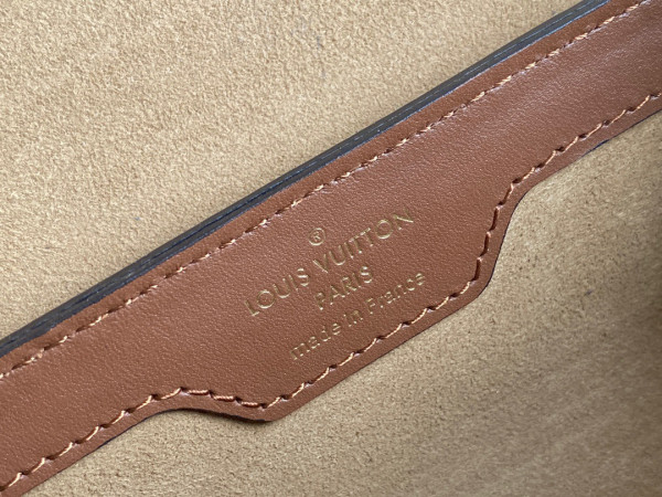 l0*is V*t0n papillon trunk