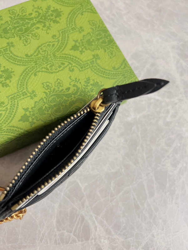 G*u*i gg marmont keychain wallet