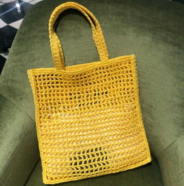 Pra*a raffia tote bag