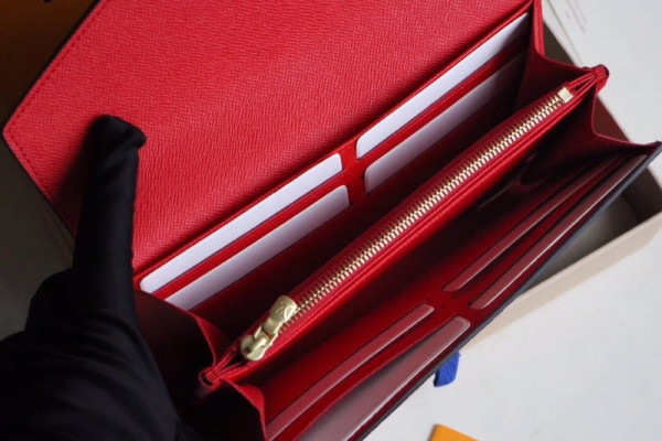 l0*is V*t0n sarah wallet