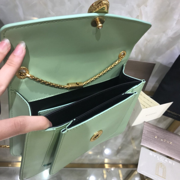 ale*d*r wang x B*l*ai