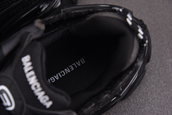 Ba*len*cia*ga runner