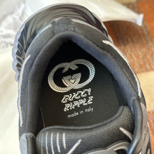 G*u*i  men&women sneakers