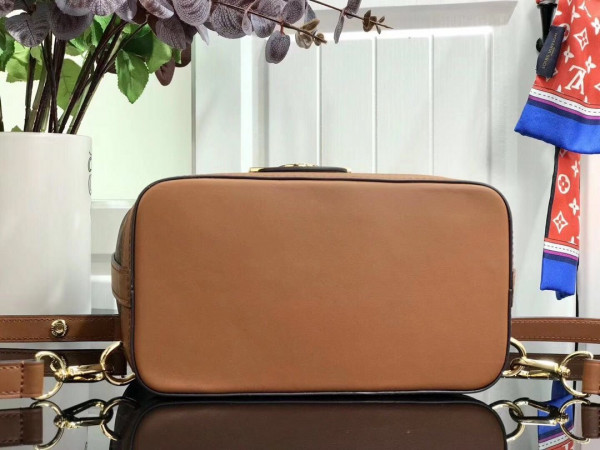 l0*is V*t0n dauphine backpack