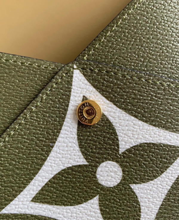 l0*is V*t0n pochette kirigami