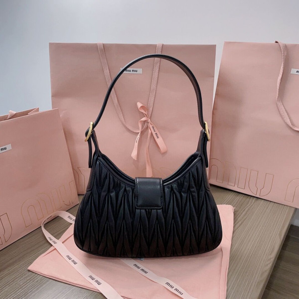 M*um*u matelassé nappa leather hobo bag