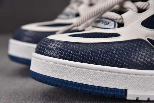 l0*is V*t0n sneakers