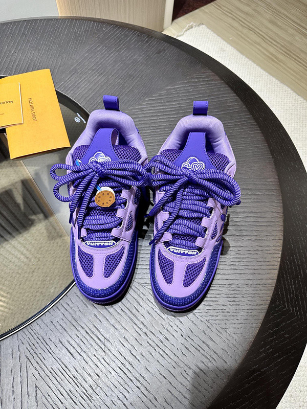 l0*is V*t0n sneakers