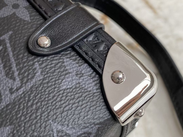 l0*is V*t0n side trunk mm