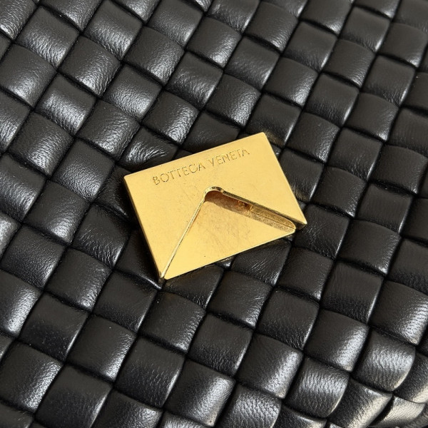 bo*te*ga Ve*ne*ta patti top handle bag