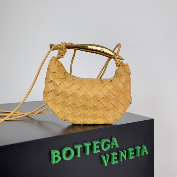 bo*te*ga Ve*ne*ta  mini sardine top handle bag