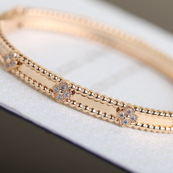 V*N CL*F & arpels perlée bracelet