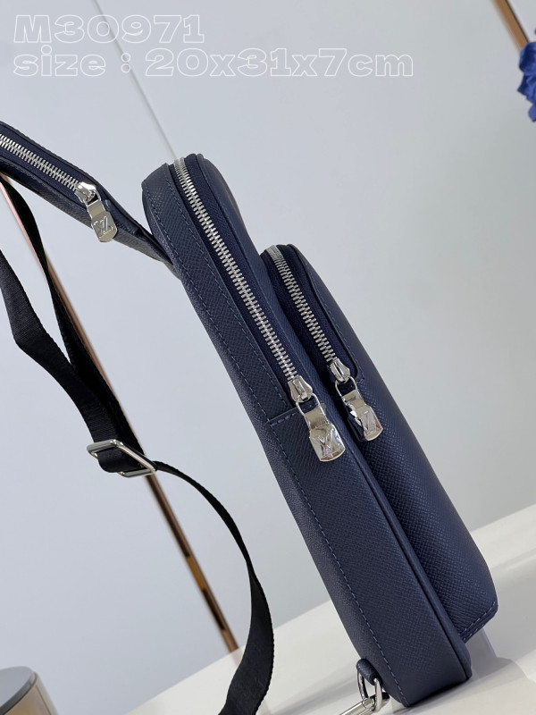 l0*is V*t0n avenue slingbag nm