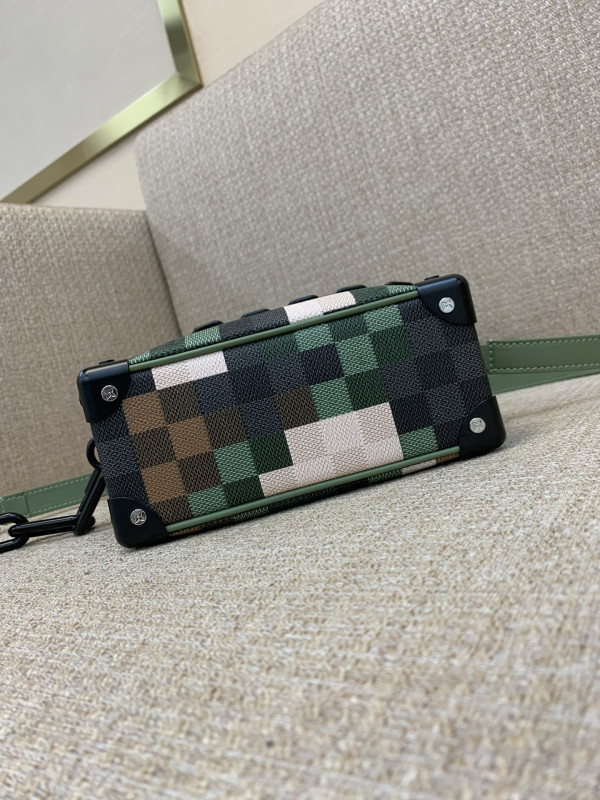 l0*is V*t0n mini soft trunk