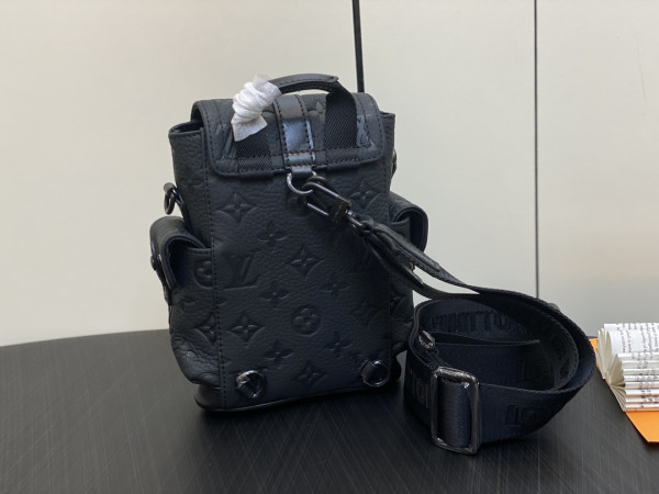 l0*is V*t0n nano christopher