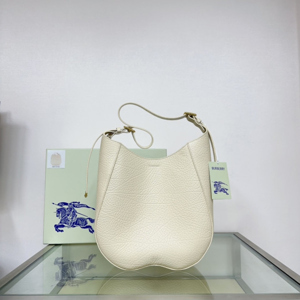 B**rry medium chess shoulder bag