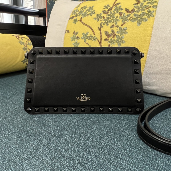 VALENTINO ROCKSTUD CALFSKIN CLUTCH