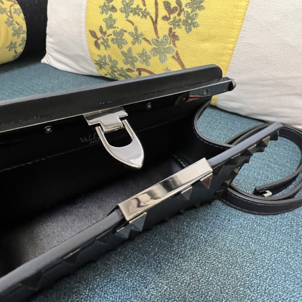 VALENTINO ROCKSTUD CALFSKIN CLUTCH