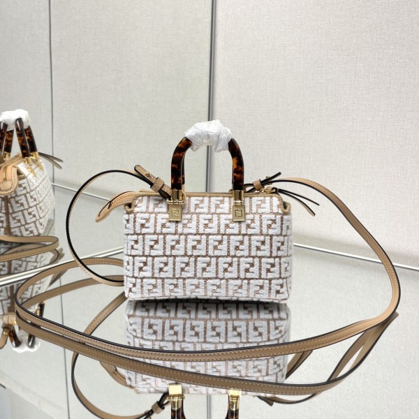 F**di by the way medium-17x18x8cm