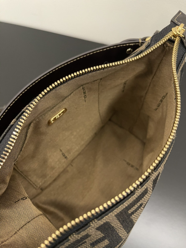 F**di vintage bag-16x9x11cm