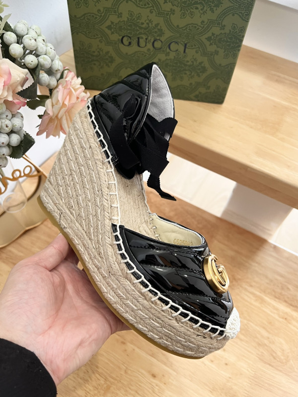 G*u*i leather platform espadrille