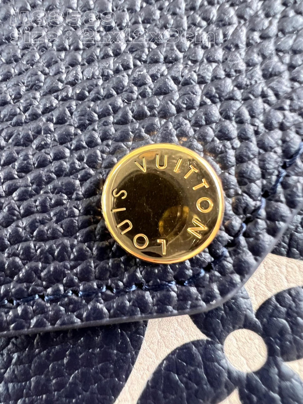 l0*is V*t0n pochette fÉlicie