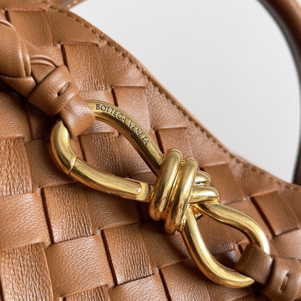 bo*te*ga Ve*ne*ta medium andiamo