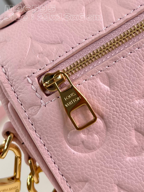 l0*is V*t0n pochette metis east west