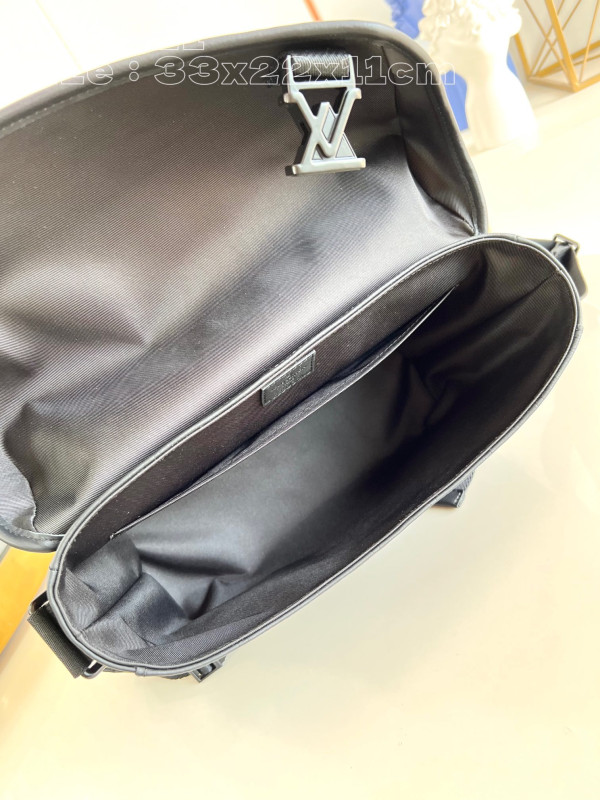 l0*is V*t0n messenger voyager pm-33*22.5*11cm