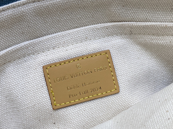 l0*is V*t0n pochette to-go-30*21.5*2cm