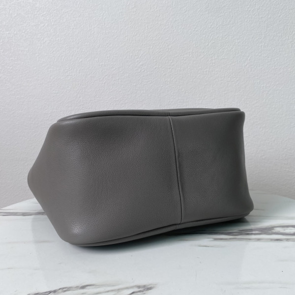 Pra*a medium leather handbag-25*18.5*12.5cm