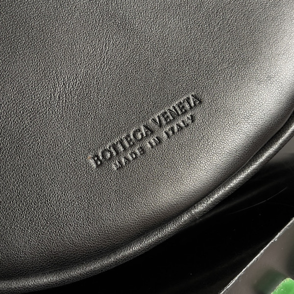 bo*te*ga Ve*ne*ta gemelli messenger