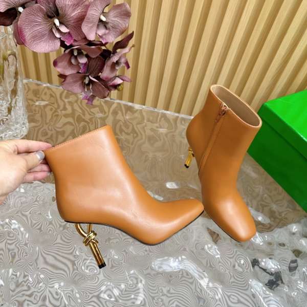 bo*te*ga Ve*ne*ta knot ankle boot