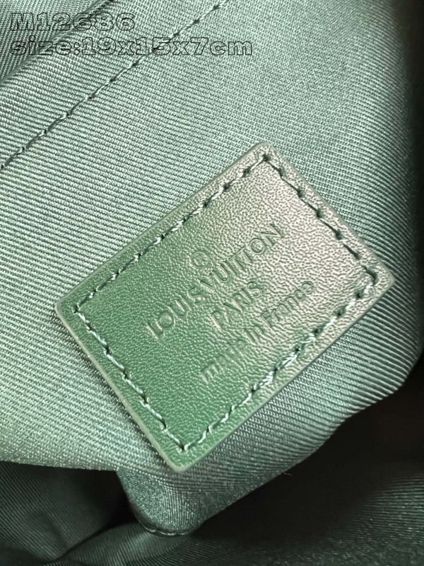 l0*is V*t0n soul trunk-19*15*7cm