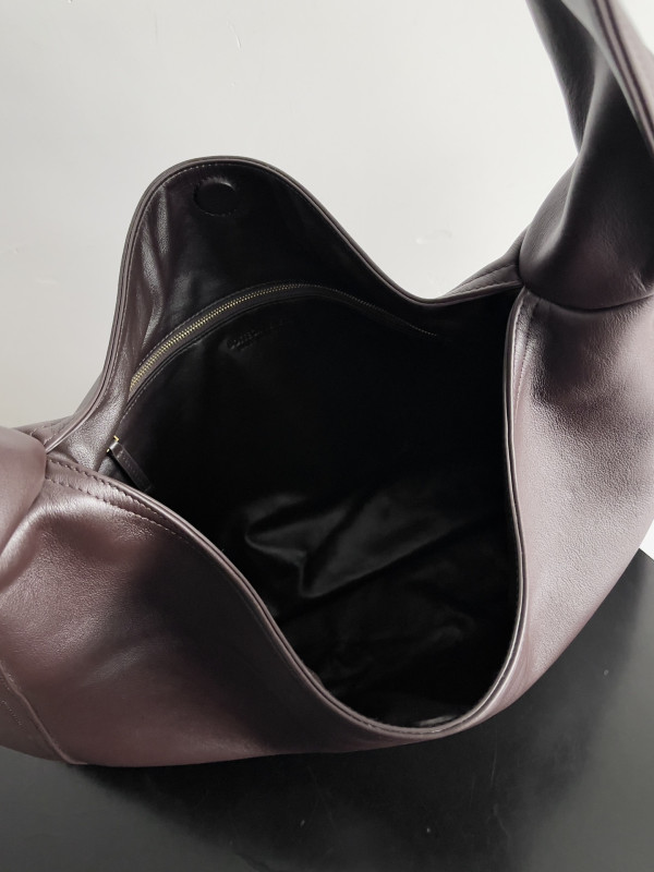 bo*te*ga Ve*ne*ta large hop