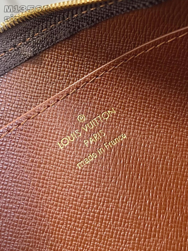 l0*is V*t0n key pochette m-15.5*1*24cm