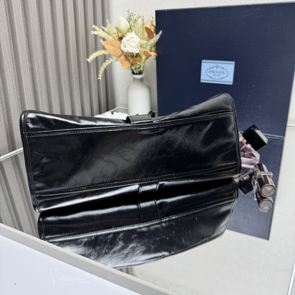 Pra*a medium leather tote bag-32*21*15cm