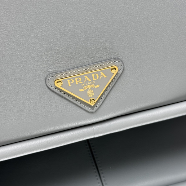 Pra*a darling leather handbag