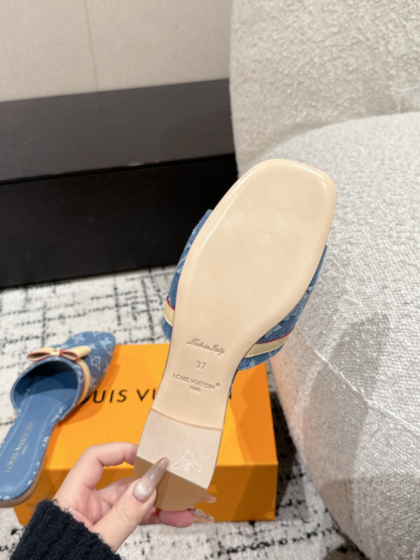 l0*is V*t0n slippers