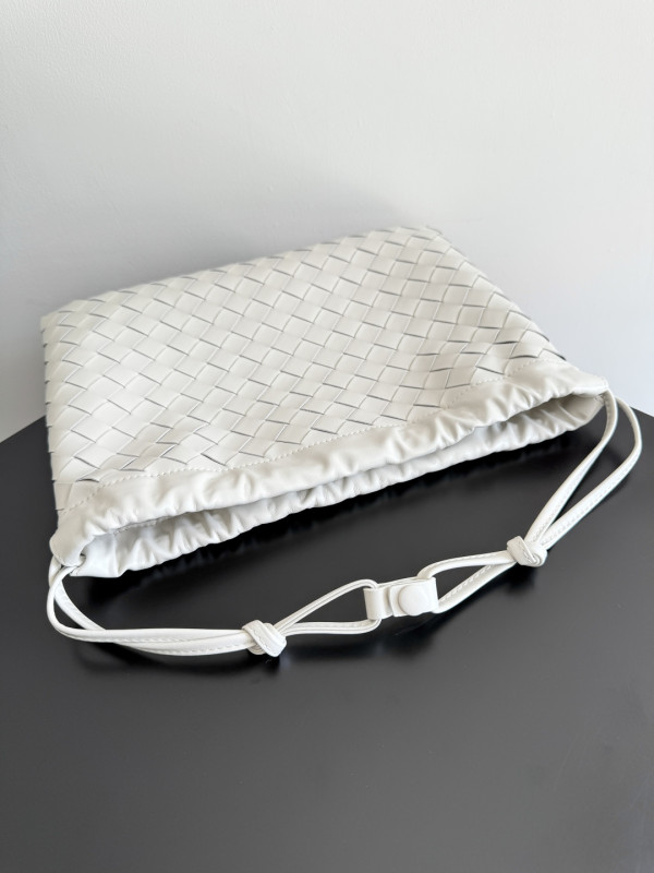 bo*te*ga Ve*ne*ta medium dustbag